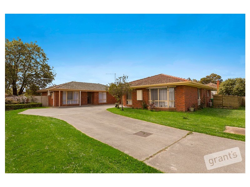 Unit 1, 2 Racecourse Road, Nar Nar Goon VIC 3812