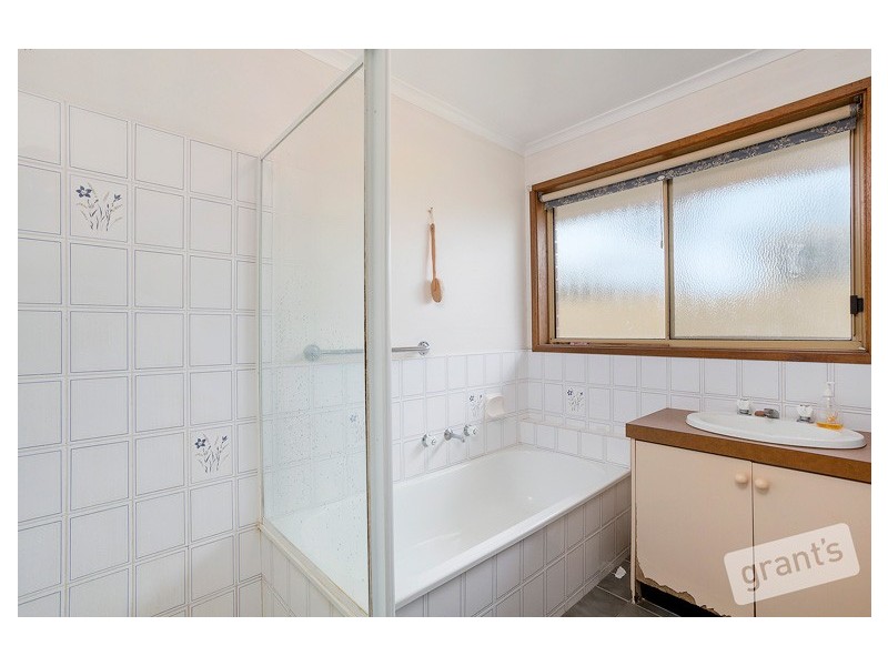 Unit 1, 2 Racecourse Road, Nar Nar Goon VIC 3812