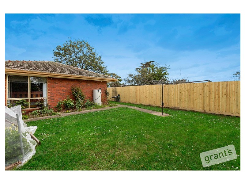 Unit 1, 2 Racecourse Road, Nar Nar Goon VIC 3812