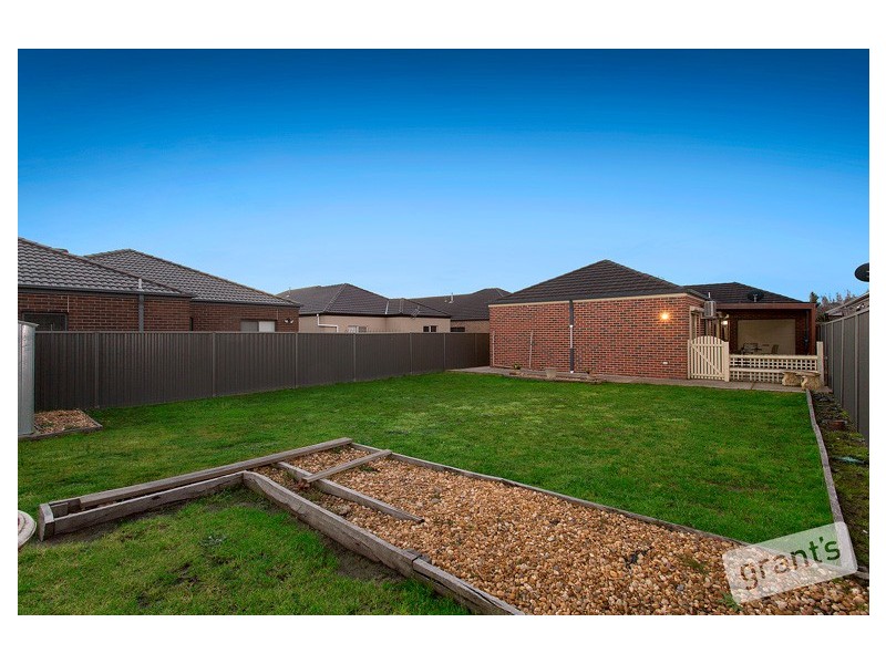 4 Pyrus Court, Pakenham VIC 3810