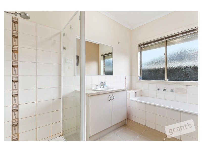 4 Pyrus Court, Pakenham VIC 3810