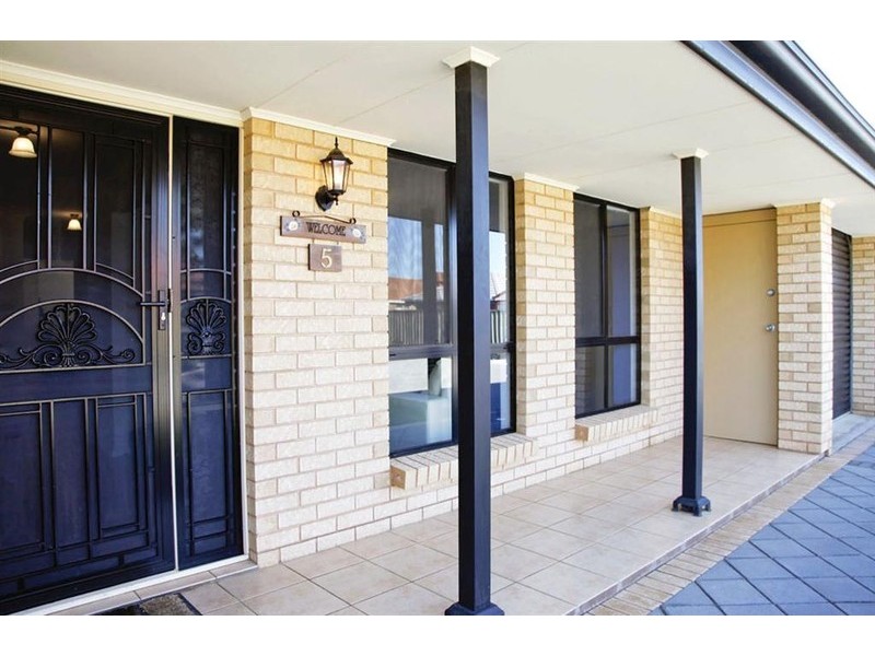 5 Gluford Court, Andrews Farm SA 5114