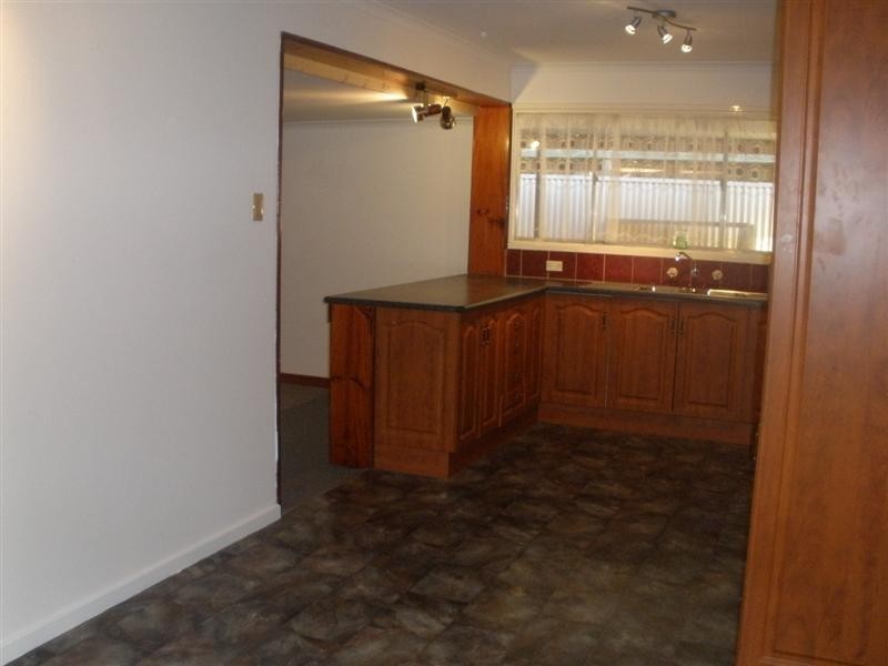 9 Lillee Avenue, Brahma Lodge SA 5109