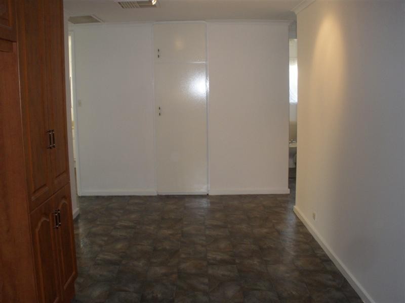 9 Lillee Avenue, Brahma Lodge SA 5109