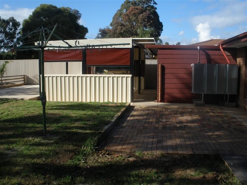 9 Lillee Avenue, Brahma Lodge SA 5109