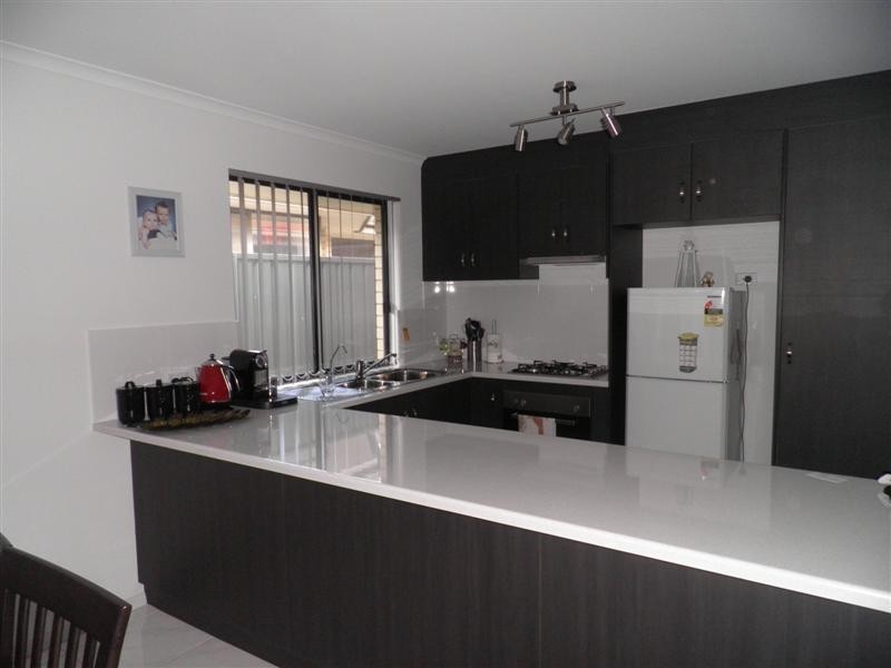 5 Vitorio Rd, Munno Para West SA 5115