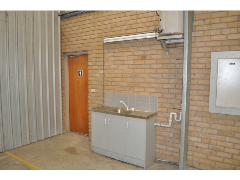 2,13 Pentland Rd, Salisbury South SA 5106