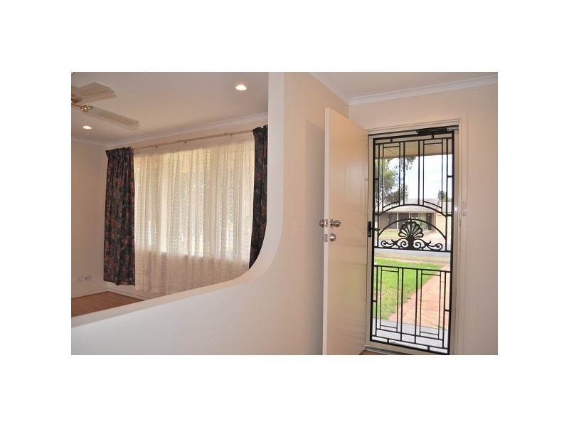 32 Alawoona Road, Munno Para SA 5115