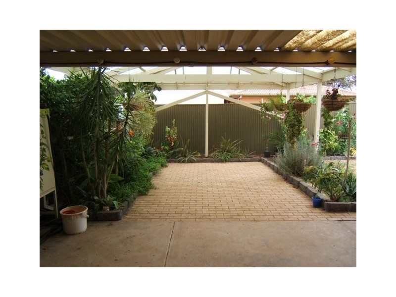 9 Polst  Avenue, Para Vista SA 5093