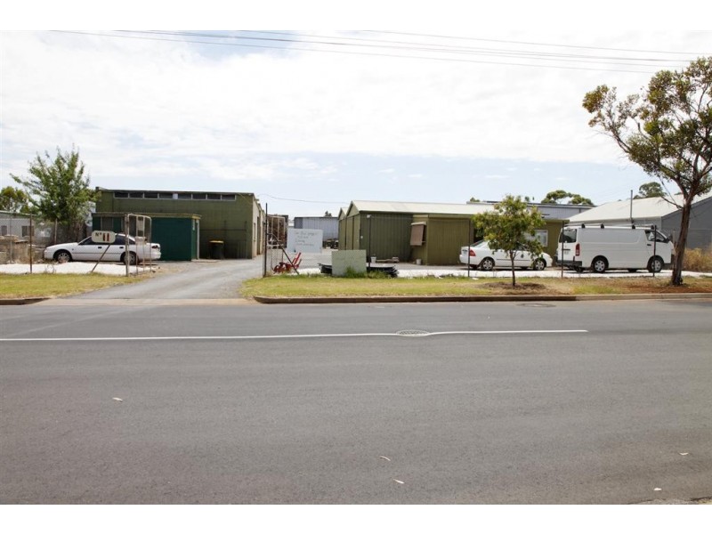 11 Bradpole Rd, Elizabeth West SA 5113