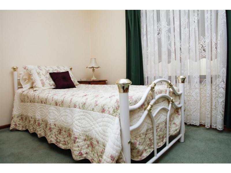 2 Holmeswood Ct, Para Hills West SA 5096