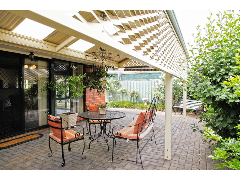 2 Holmeswood Ct, Para Hills West SA 5096