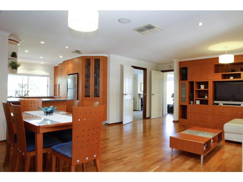 12 Gully Drive, Gulfview Heights SA 5096