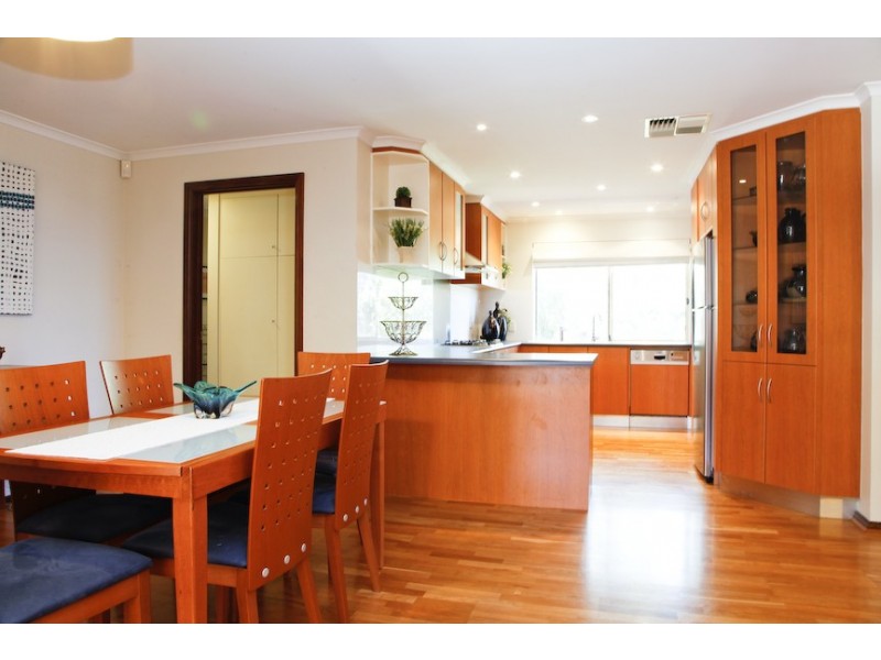 12 Gully Drive, Gulfview Heights SA 5096