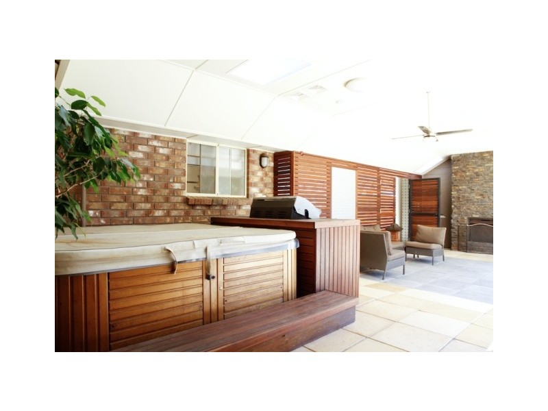 12 Gully Drive, Gulfview Heights SA 5096