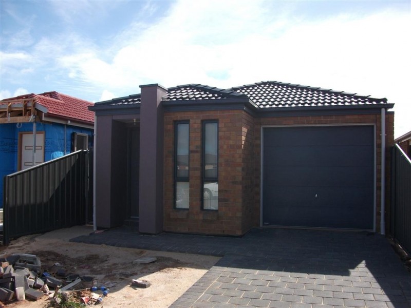 48 St Lawrence Ave, Andrews Farm SA 5114