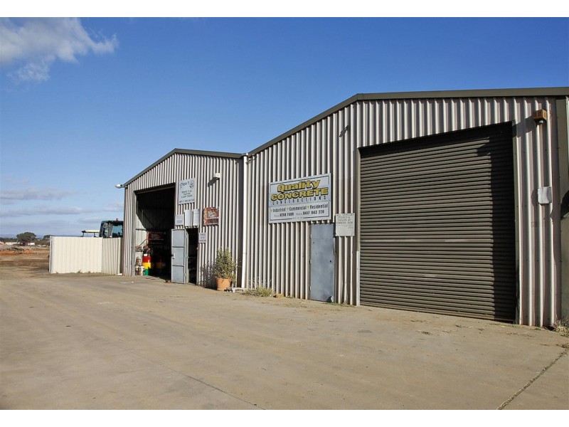 25-27 Heaslip Road, Burton SA 5110