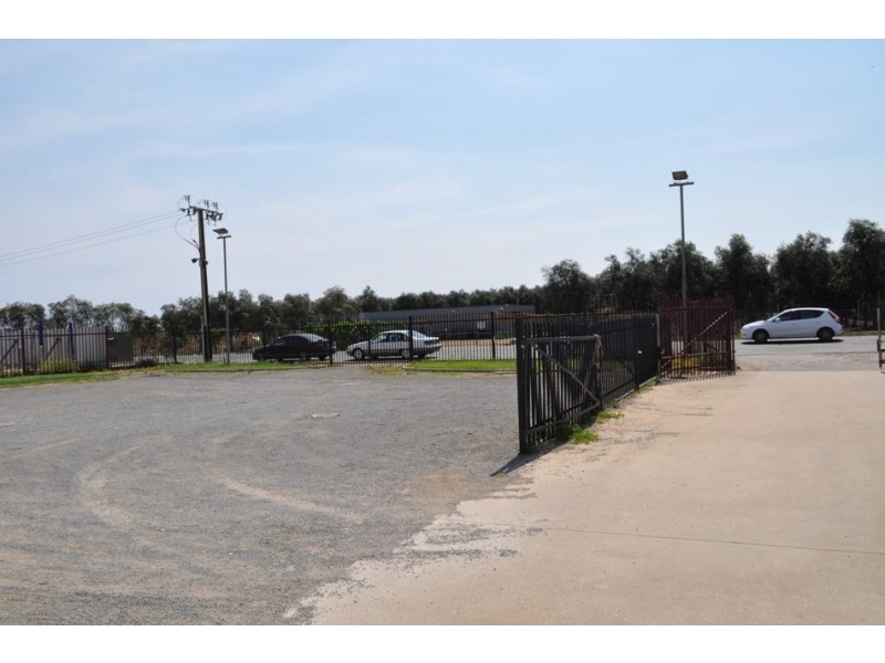 25-27 Heaslip Road, Burton SA 5110