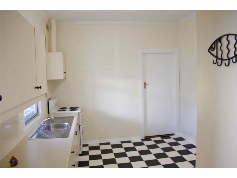 10 Walker Street, Birkenhead SA 5015