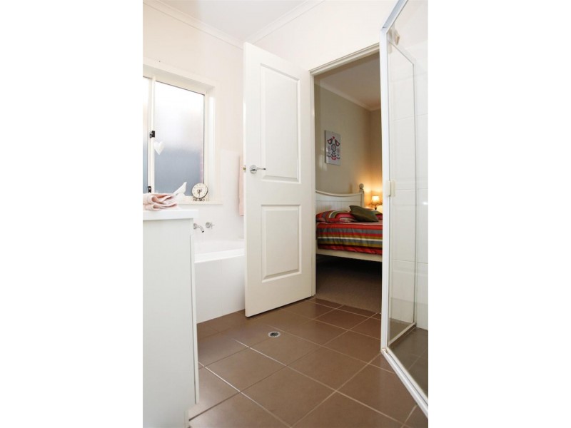 9 EVERGLADE STREET, Mawson Lakes SA 5095