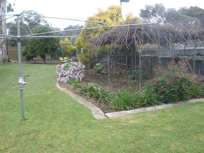15 Meadowvale Road, Modbury SA 5092