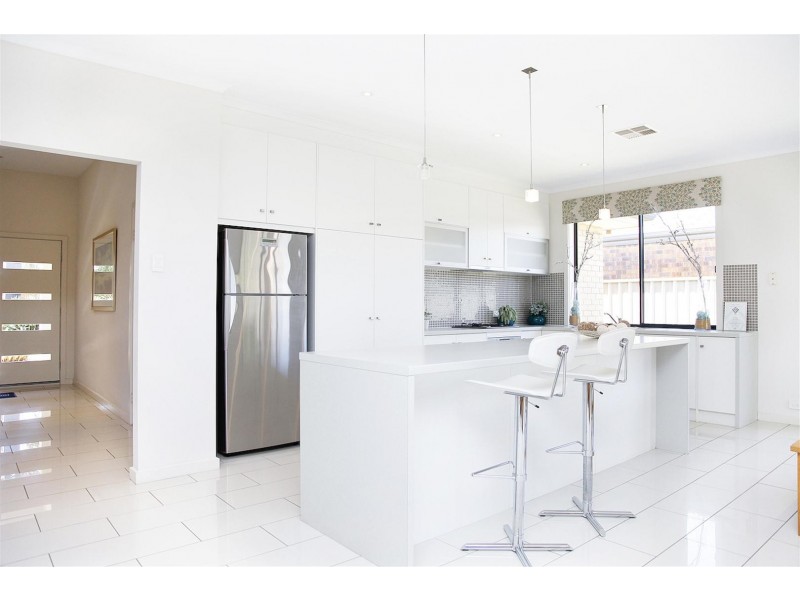 174 Shepherdson Rd, Parafield Gardens SA 5107