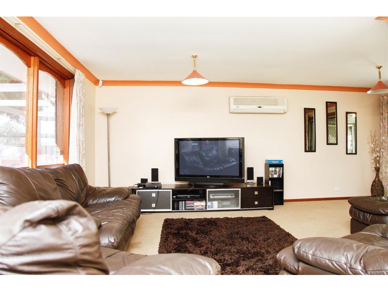 18 Roebling St, Modbury Heights SA 5092