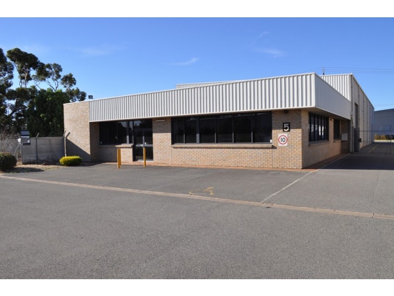 5 Wiley St, Elizabeth South SA 5112