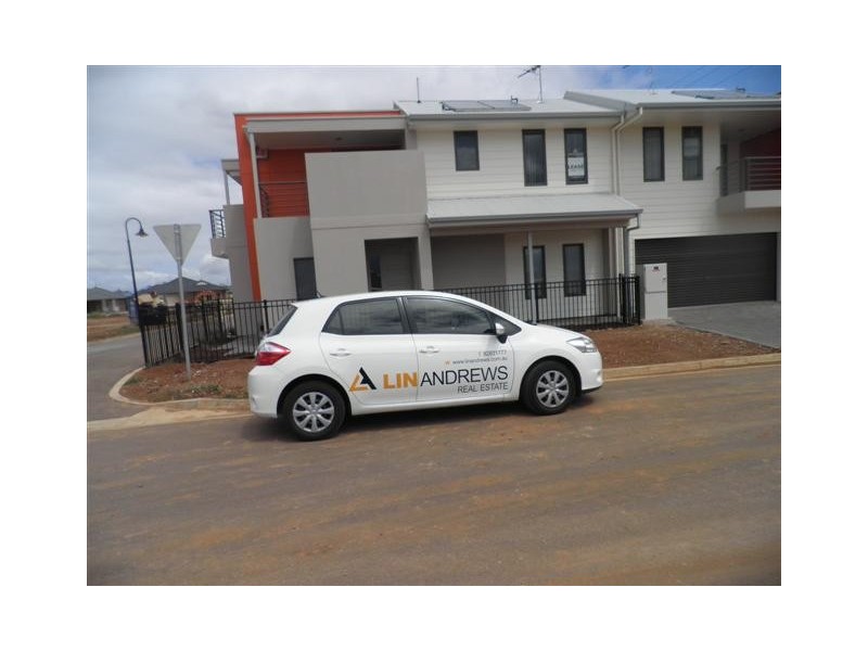 2/2 Monarch Way, Munno Para SA 5115