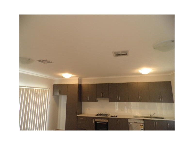 2/2 Monarch Way, Munno Para SA 5115