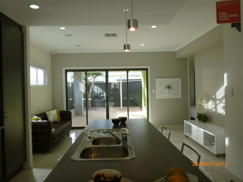 8 East Parkway, Andrews Farm SA 5114