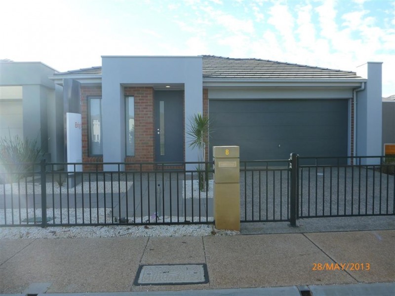 8 East Parkway, Andrews Farm SA 5114