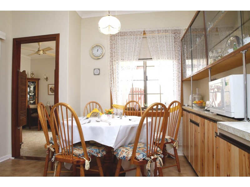 12 MARLEYCOMBE RD, Elizabeth Vale SA 5112