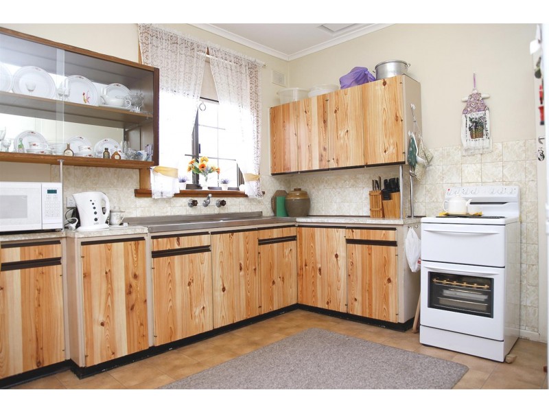 12 MARLEYCOMBE RD, Elizabeth Vale SA 5112