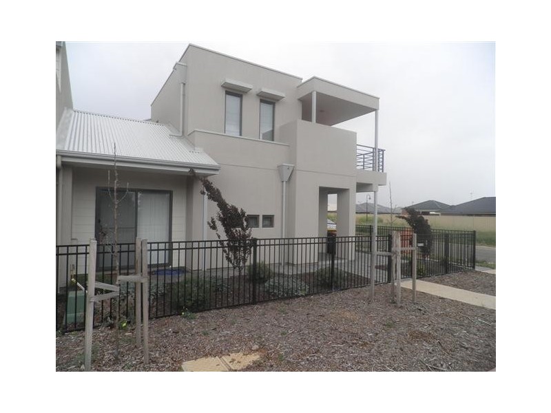 Unit 1/1 Emporer Way, Munno Para SA 5115