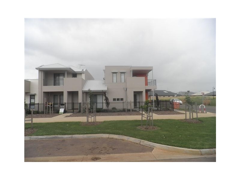 Unit 1/1 Emporer Way, Munno Para SA 5115