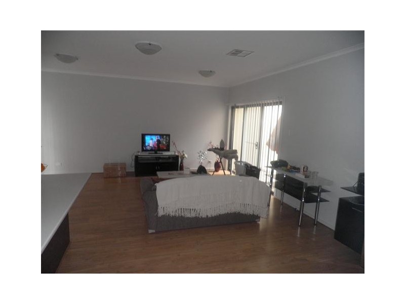 Unit 1/1 Emporer Way, Munno Para SA 5115