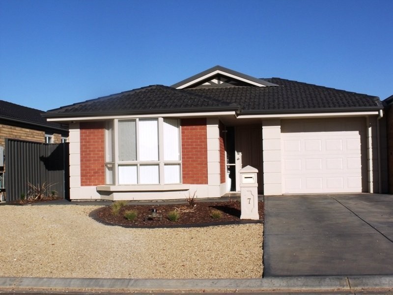 7 wattle crescent, Munno Para West SA 5115