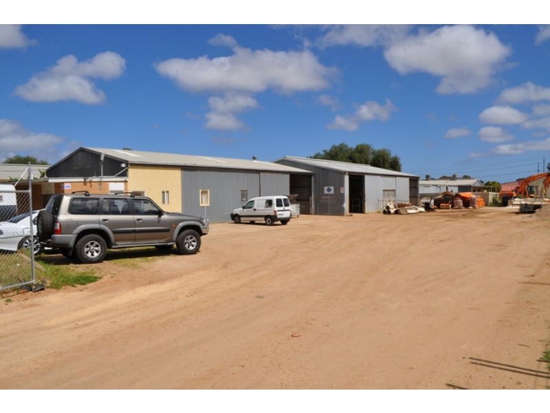13 Barfield Cres, Elizabeth West SA 5113