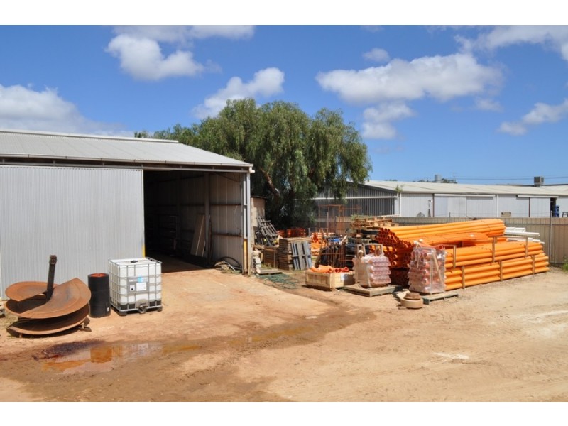 13 Barfield Cres, Elizabeth West SA 5113