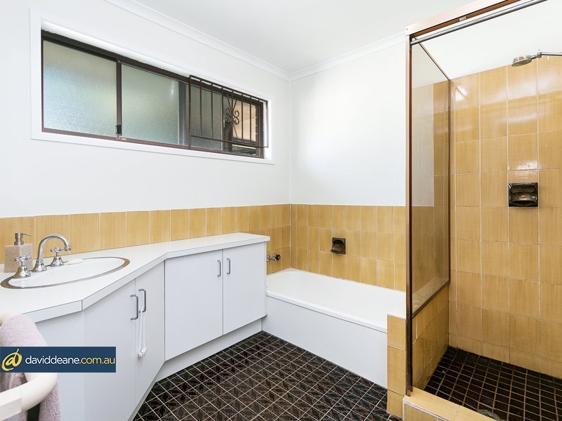 14 Bordeau Crescent, Petrie QLD 4502