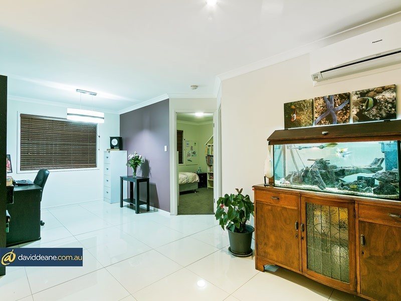 16 Blue Mountain Crescent, Warner QLD 4500