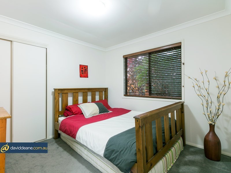 16 Blue Mountain Crescent, Warner QLD 4500