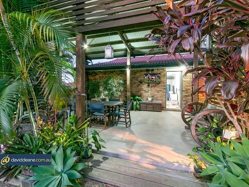 16 Blue Mountain Crescent, Warner QLD 4500