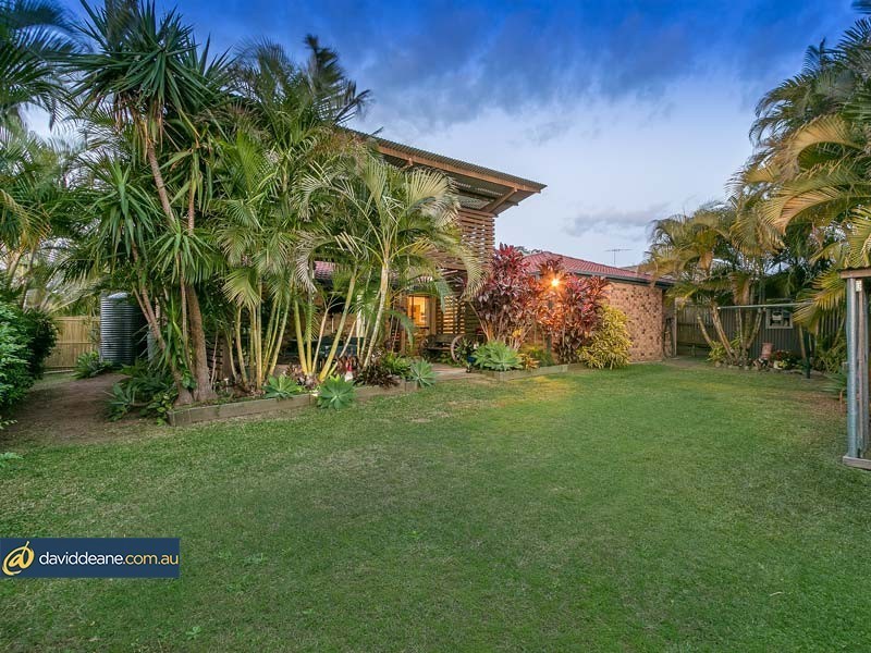 16 Blue Mountain Crescent, Warner QLD 4500