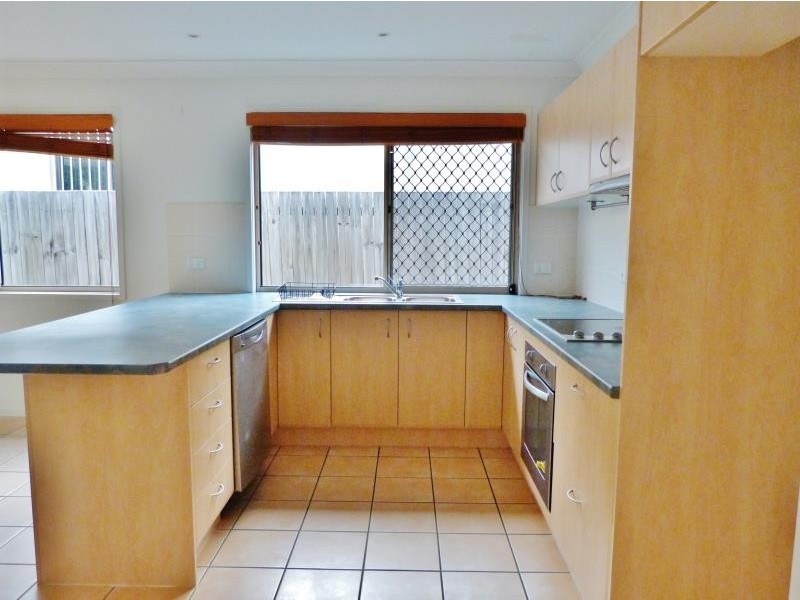 7/2A Beitz St, Strathpine QLD 4500