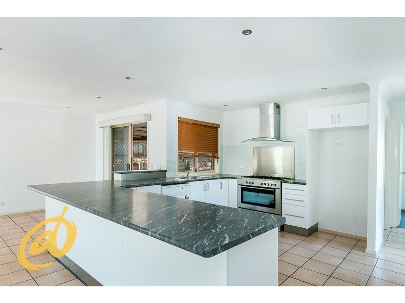 102 Rue Montaigne, Petrie QLD 4502