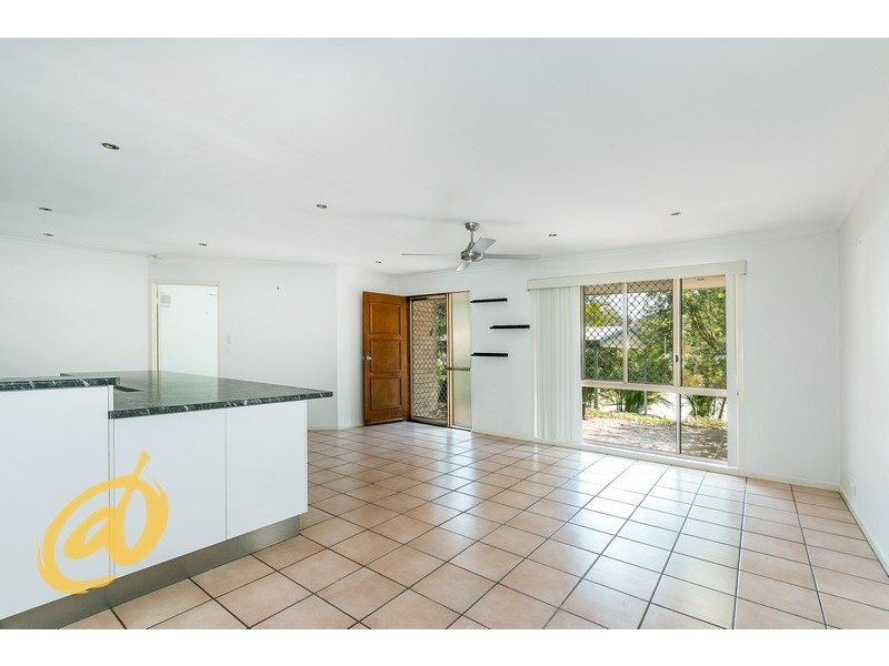 102 Rue Montaigne, Petrie QLD 4502