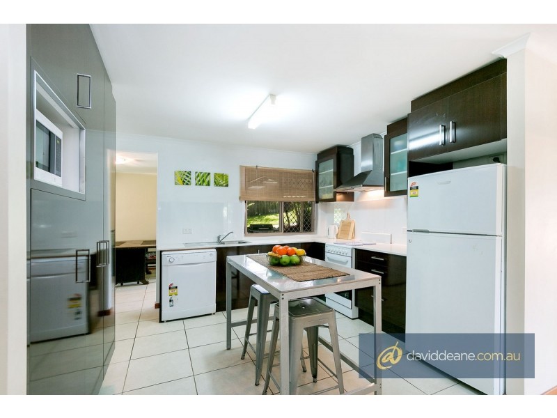 28 Cania Crescent, Petrie QLD 4502