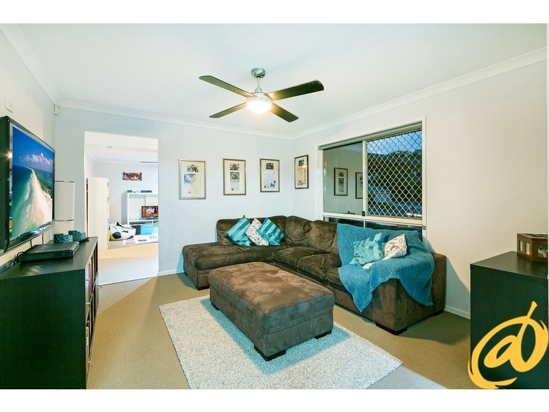 29 Blue Mountain Crescent, Warner QLD 4500